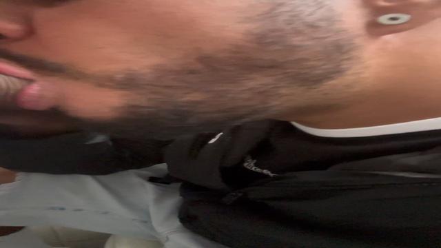 Tomando leite da pica do enfermeiro 