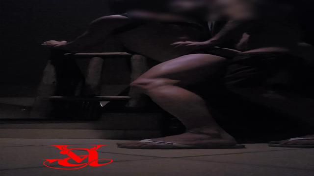 Video 619 - Se não tem quarto, vai na escada mesmo!