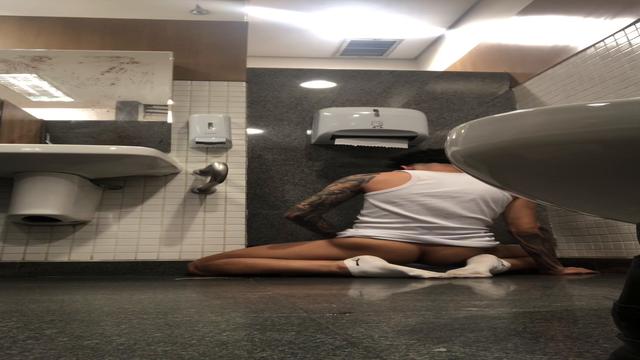 A male pulling my hair while eating my ass in the pu...