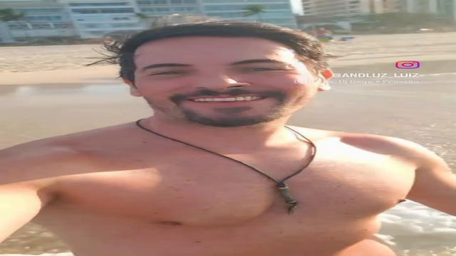 Deu praia mas é tbt