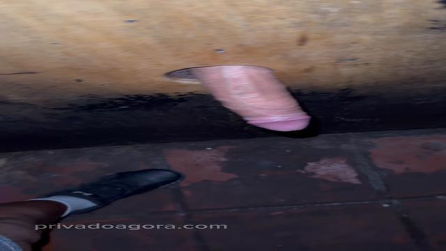 Putaria gostosa nas cabines do cine Arouche 