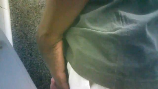 PISSING #305