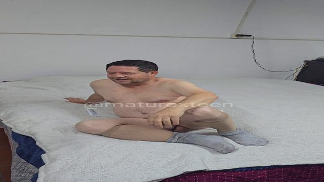 O COROA FOFINHO DO BANHEIRO LIGOU AFIM DE FAZER UM T...