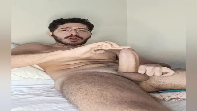 Selfsucking do início ao fim,com direito com gozada na própria boca 
