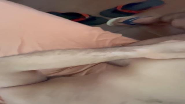 Meu macho Batendo Leite no meu cu 