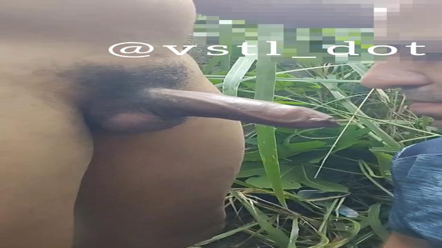 Olha esse novinho da perna grossa 