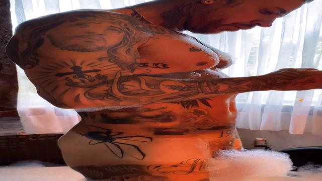 O que faria com ele nessa banheira?