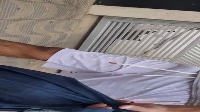 Carinha de pau duro na rua 