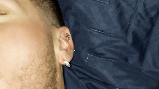 Tapas violentos na cara do mlk, mijo e pau na garganta