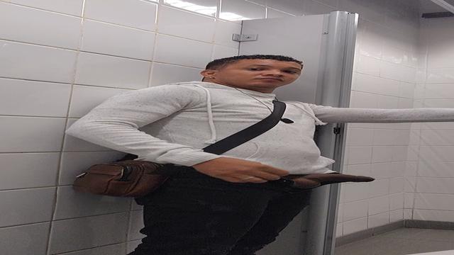 Banheiro lotado mais hoje nn comi nem um cúzinho ?