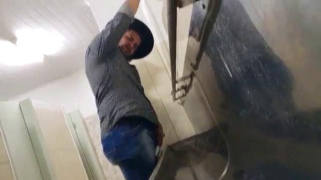 PISSING #434