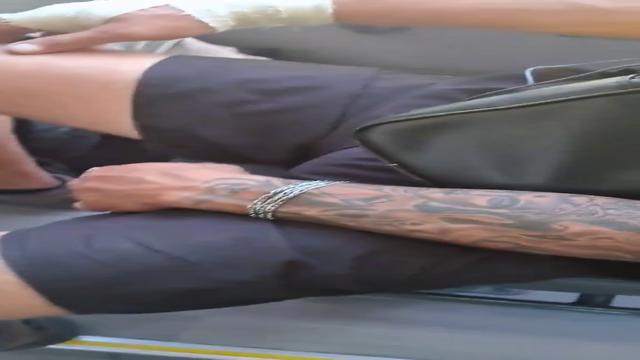 Pauzão sem cueca no ônibus 