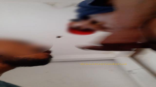 MAMADA GOSTOSA NO PRETINHO NA CASA ABANDONADA 