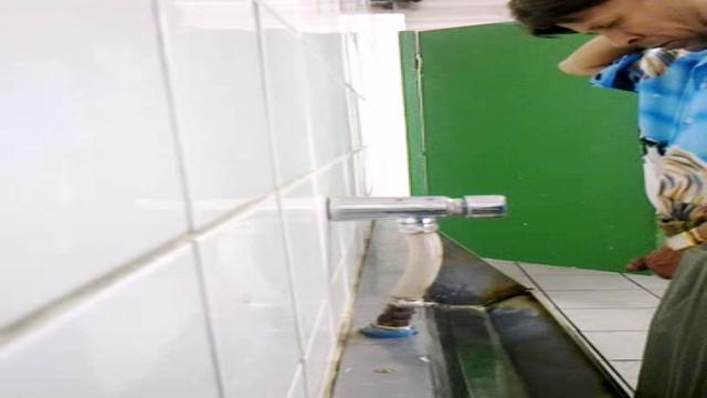 Pissing #63