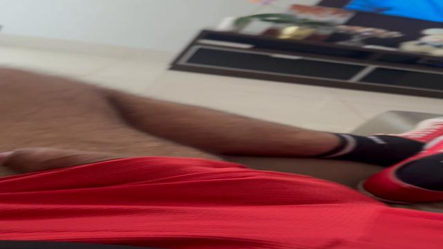 Gosta de coxa peluda? E do morango do amor?