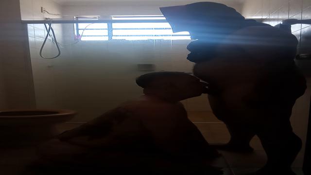 Macho coroa sessentão sempre volta pra me dar de mam...