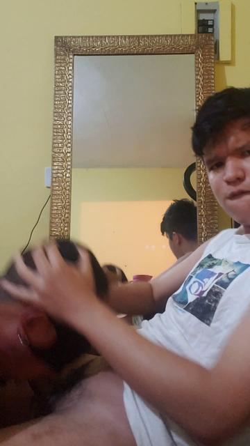 Sub egasgando e levando tapão na cara