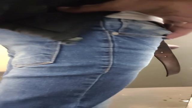 Comi esse maninho no mictório mesmo! Perigo!