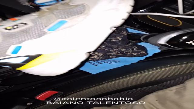 HJ FUI NUM FORRÓ NA ZONA SUL  LA ENCONTREI UM COROA ...