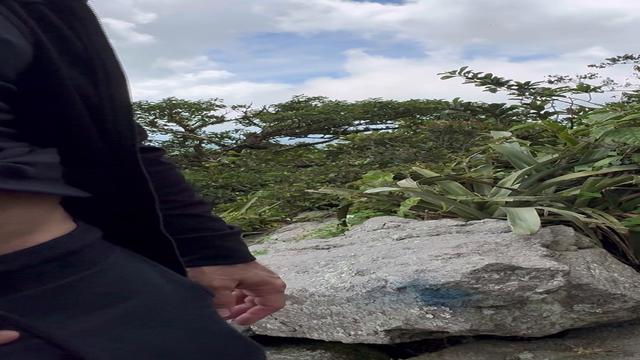 Peguei o casado no alto da serra ??