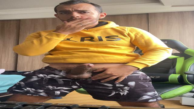 TESÃO, BATI UMA