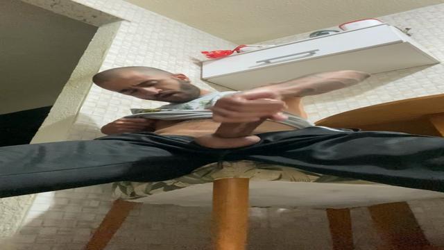 Gozando sem as mãos pra quem gosta de me ver punheta...