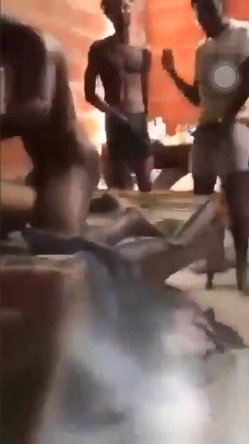 Novinha caiu pra geral na favela