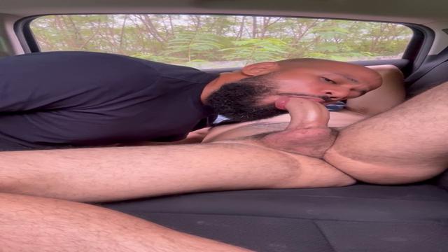 video 146 - endurecendo a pica do novinho com a boca...