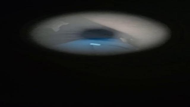 Batendo uma no banheiro 