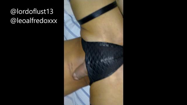 Comendo LeoAlfredoxxx de Frango Assado