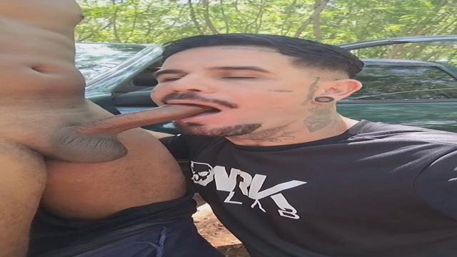 Fui buscar esse Moreno na porta da casa dele pra fud...