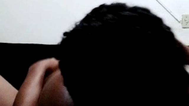 Comendo meu amigo na cama da mãe  dele 