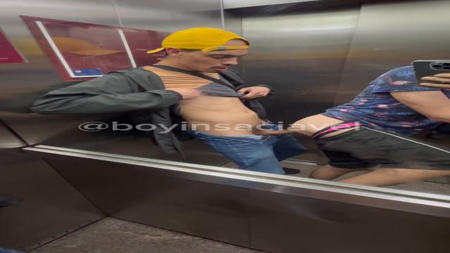 330 - 21cm in the elevator