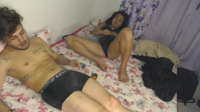  DESCOBRI QUE MINHA PRIMA É SAFADA ! E SABE TRANZAR ...