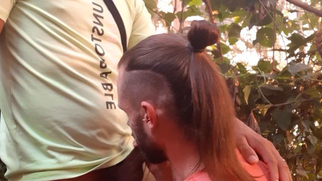 Passando pela rua encontrei esse loirinha, entrei pa...