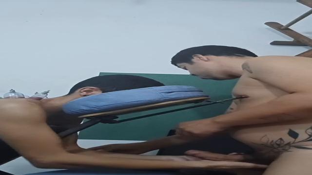 Brotheragem com cliente (massagem)