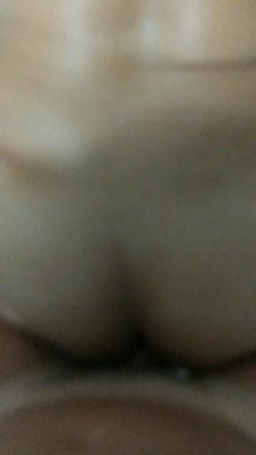 Fazendo o ursão de puta e gozando na sua boca