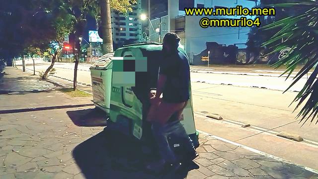 COMPLETO ... COMI O GURI NO MEIO DA RUA