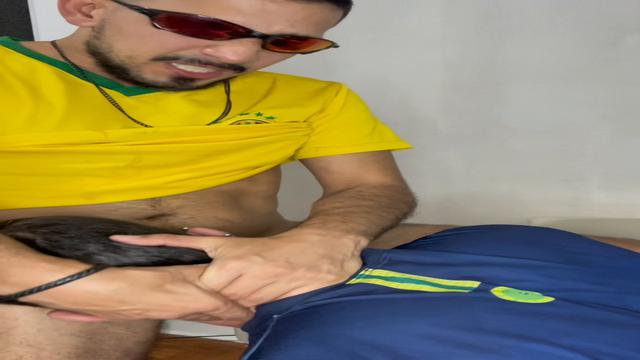 O Dj tino me mamou tão gostos q eu gozei na cara dele 