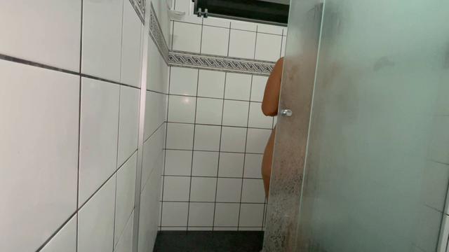 iNVADINDO O BANHO DA NINFETA
