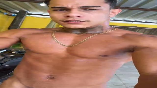 Vem tomar banho de piscina e levar rola no cuzinho ??