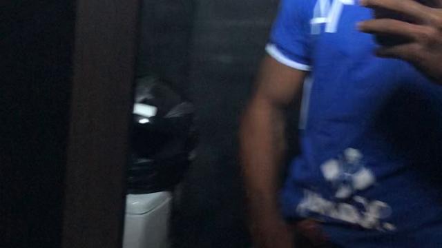 Bateu um Tezao tive que ir no banheiro do bar