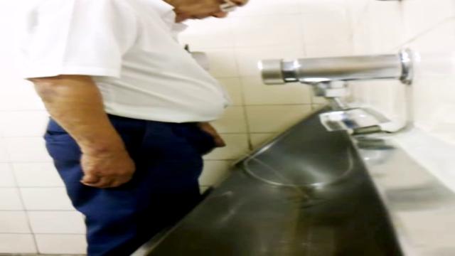 Pissing #60