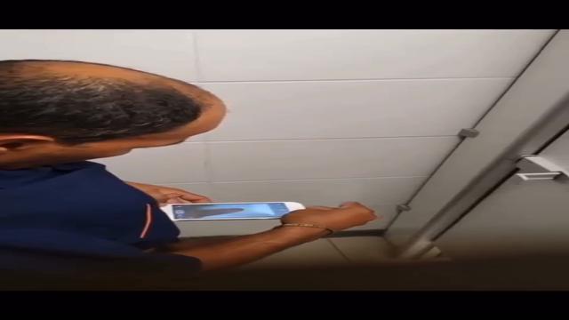 Coroa dotadão batendo uma punheta gostosa e gozando ...