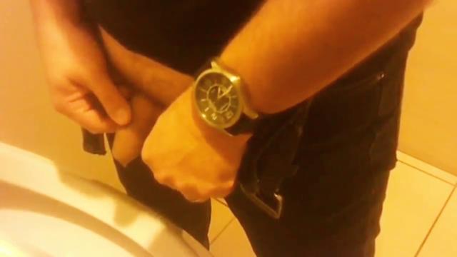 PISSING #324