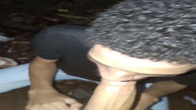 Brincadeira com novinhos nas trilhas da matinha.