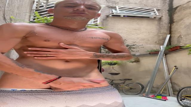 Gozando e falando putaria
