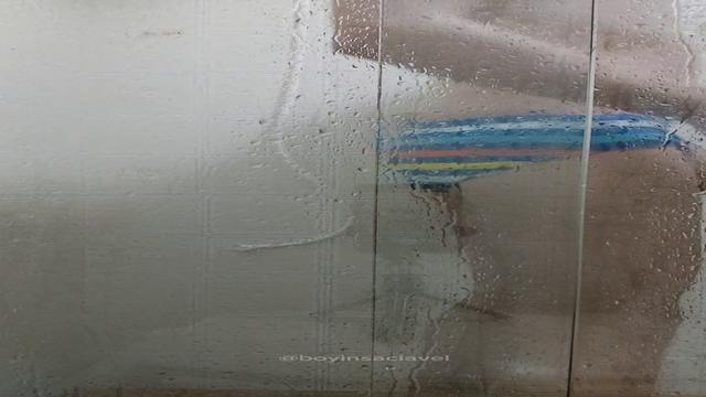 97 - Me ajuda no banho?