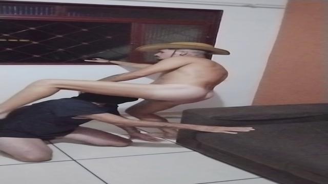 Coroa viciado no meu pau  e no meu leite 