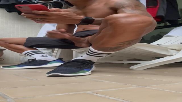 Gozei van varando vendo vídeo porno